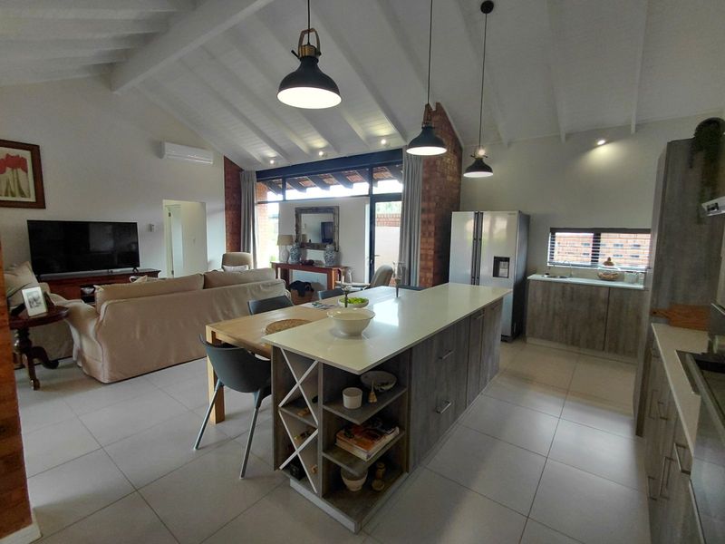 Townhouse For Sale in The Retreat - Photo 6