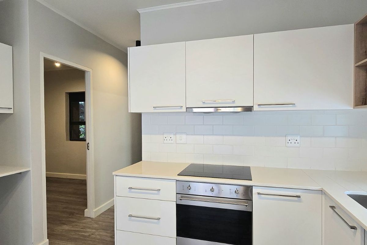 Apartment To Rent in Mossel Bay Central - Photo 4