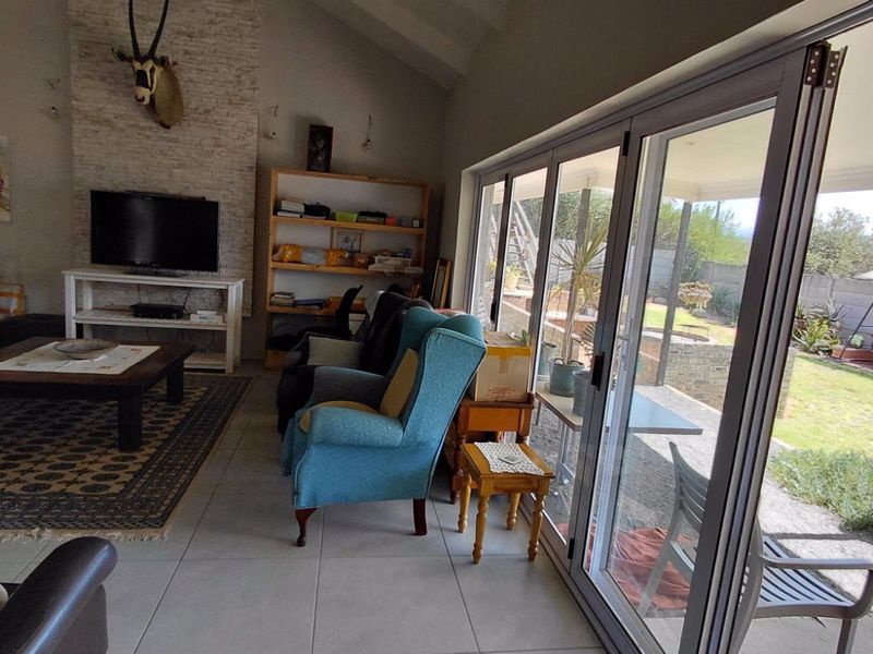 House For Sale in West Bank - Photo 4