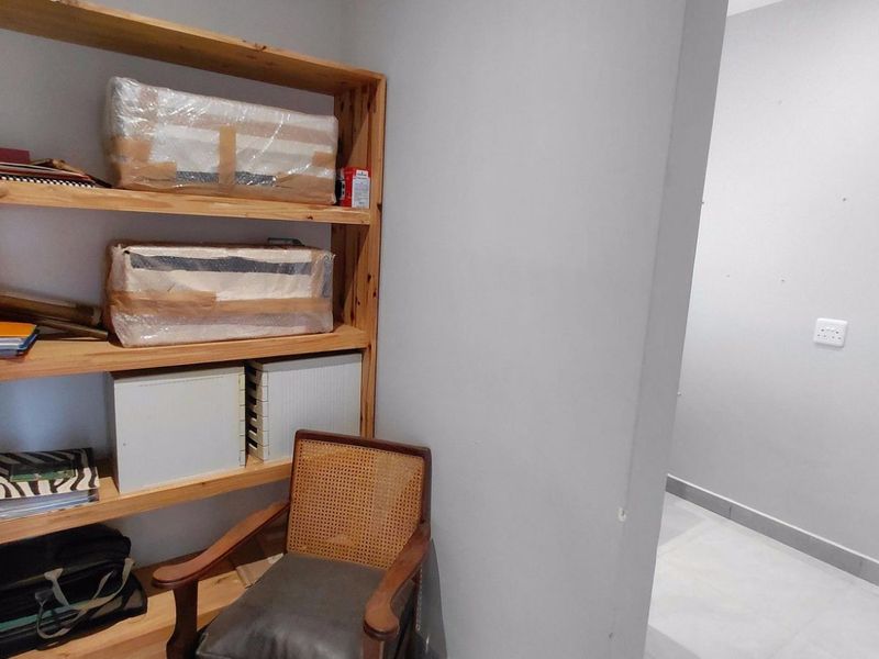 House For Sale in West Bank - Photo 10