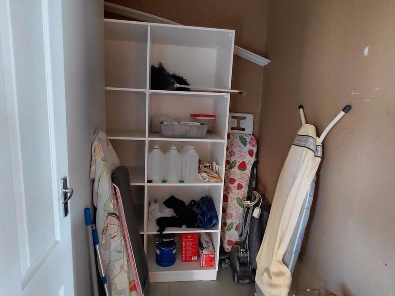 House For Sale in West Bank - Photo 9