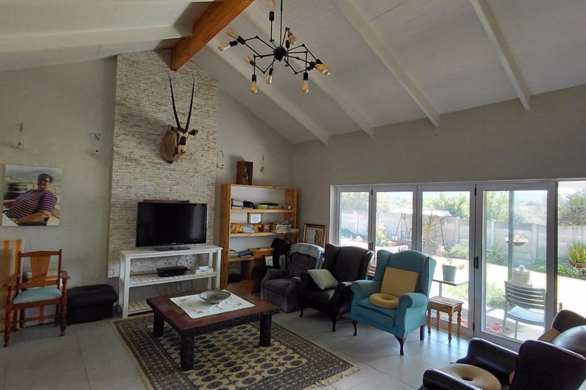 House For Sale in West Bank - Photo 3