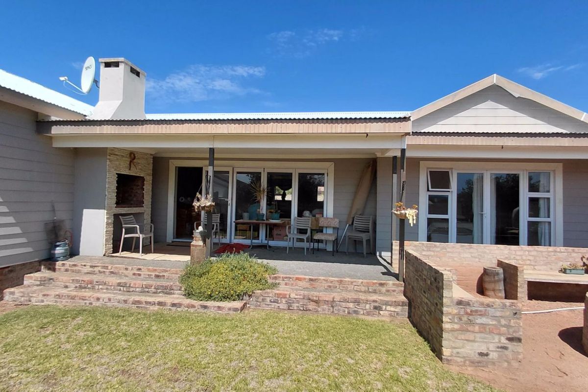 House For Sale in West Bank - Photo 2