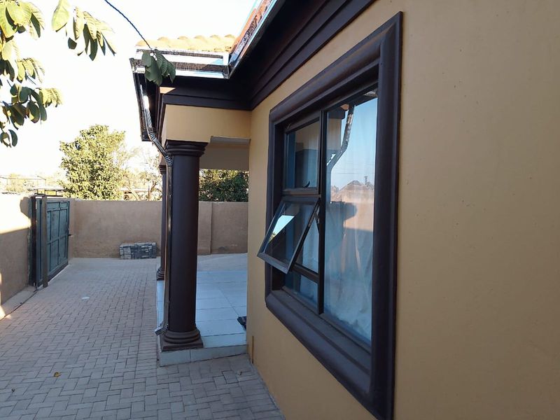 House For Sale in Hammanskraal Central - Photo 10