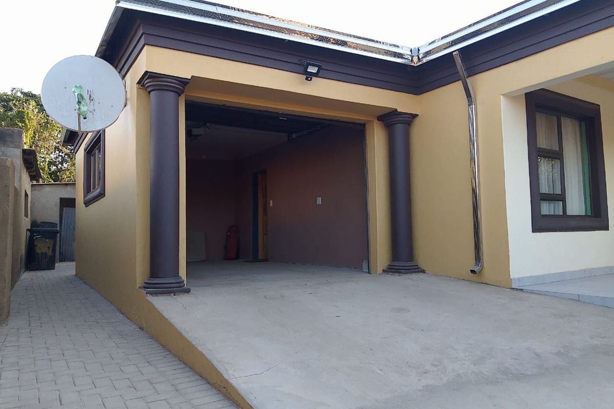 House For Sale in Hammanskraal Central - Photo 2