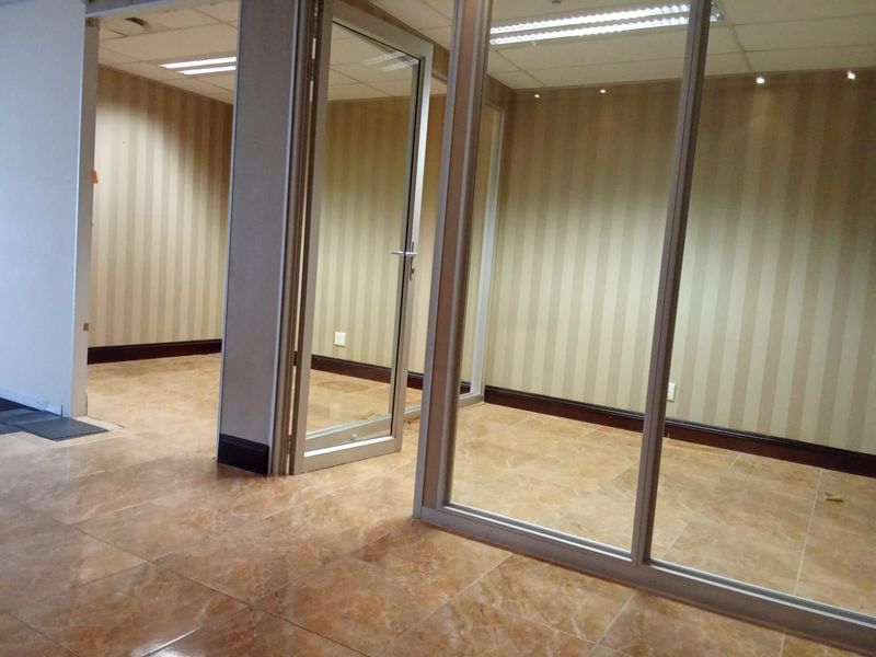 Office To Rent in Sandton Central - Photo 8