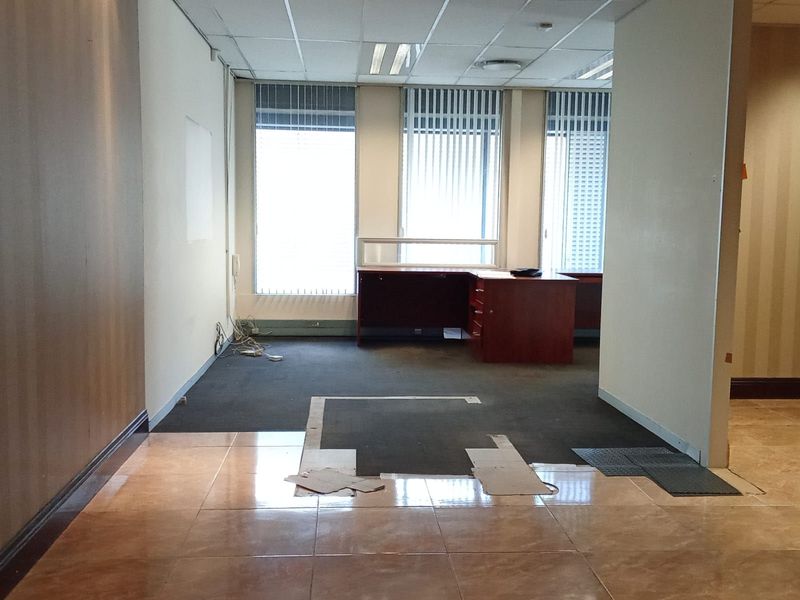 Office To Rent in Sandton Central - Photo 7