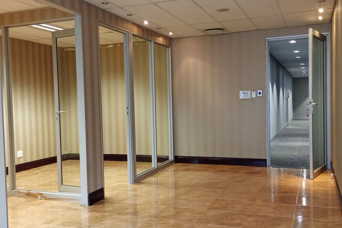 Office To Rent in Sandton Central - Photo 4