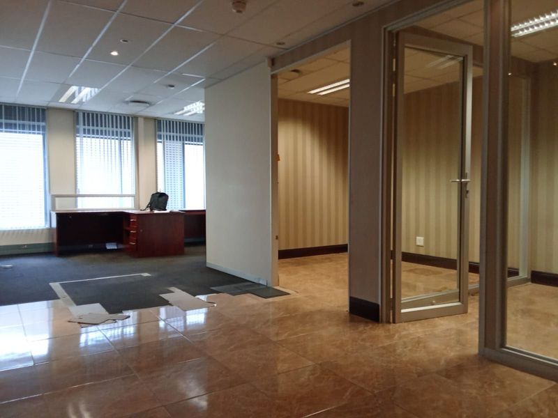 Office To Rent in Sandton Central - Photo 5