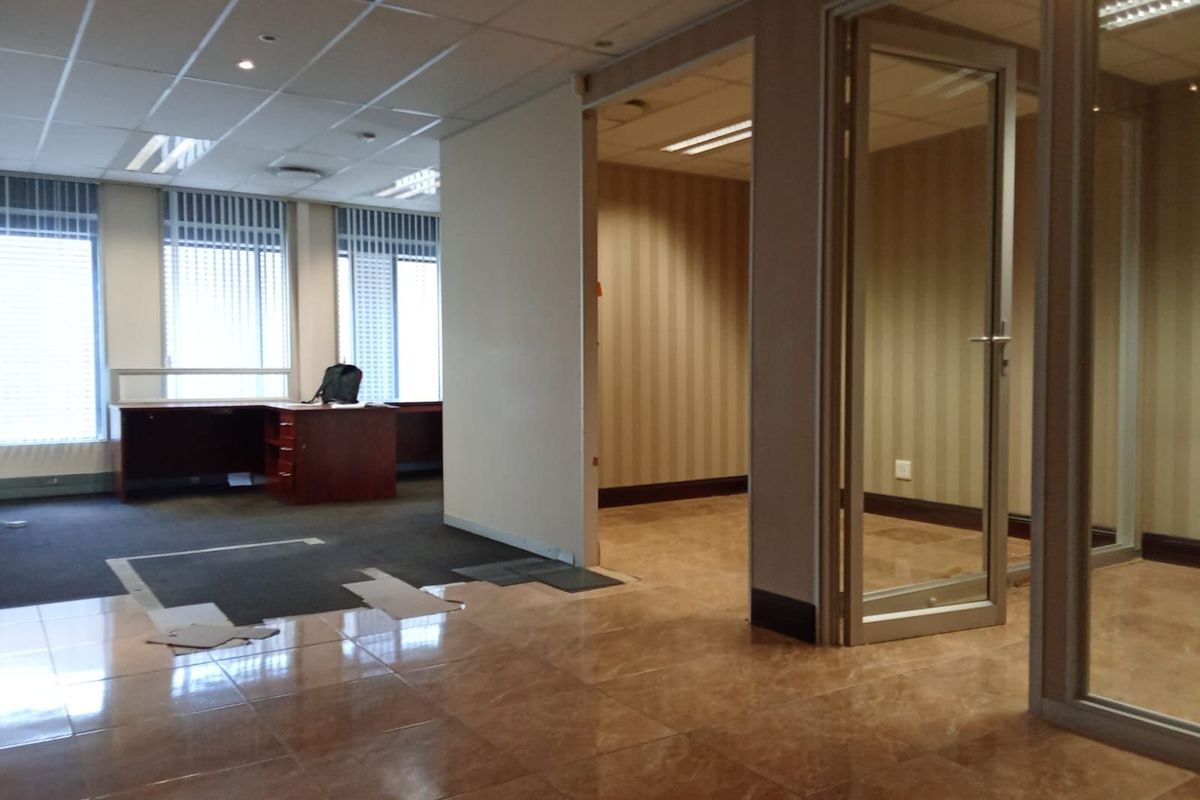 Office To Rent in Sandton Central - Photo 5