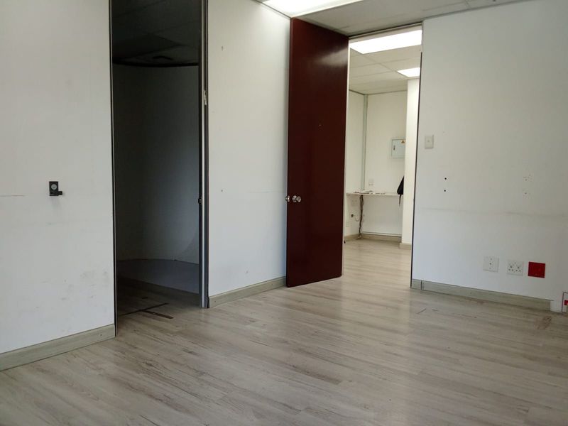 Commercial To Rent in Sandton Central - Photo 4