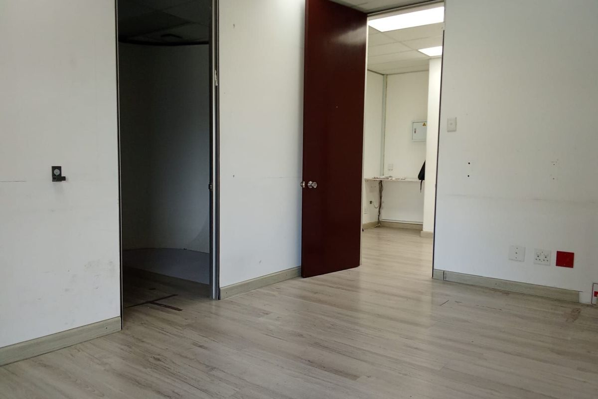 Commercial To Rent in Sandton Central - Photo 4