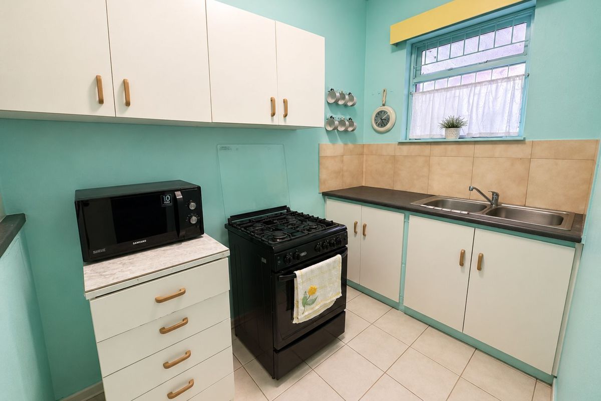Apartment For Sale in Mossel Bay Central - Photo 4