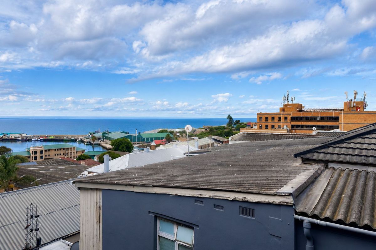 Apartment For Sale in Mossel Bay Central - Photo 2