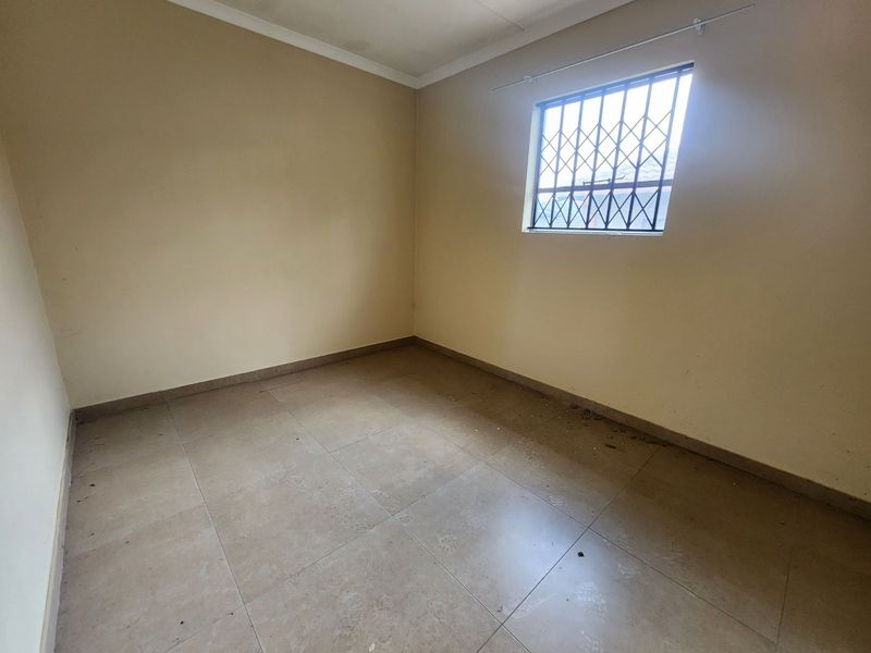 House For Sale in Riverside View Ext 30 - Photo 6