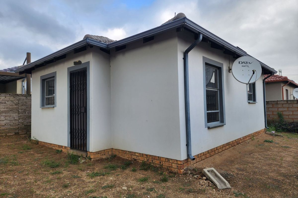 House For Sale in Riverside View Ext 30 - Photo 3