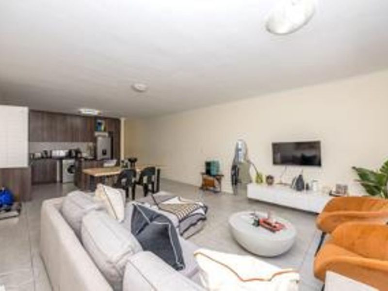 House For Sale in Parklands - Photo 2