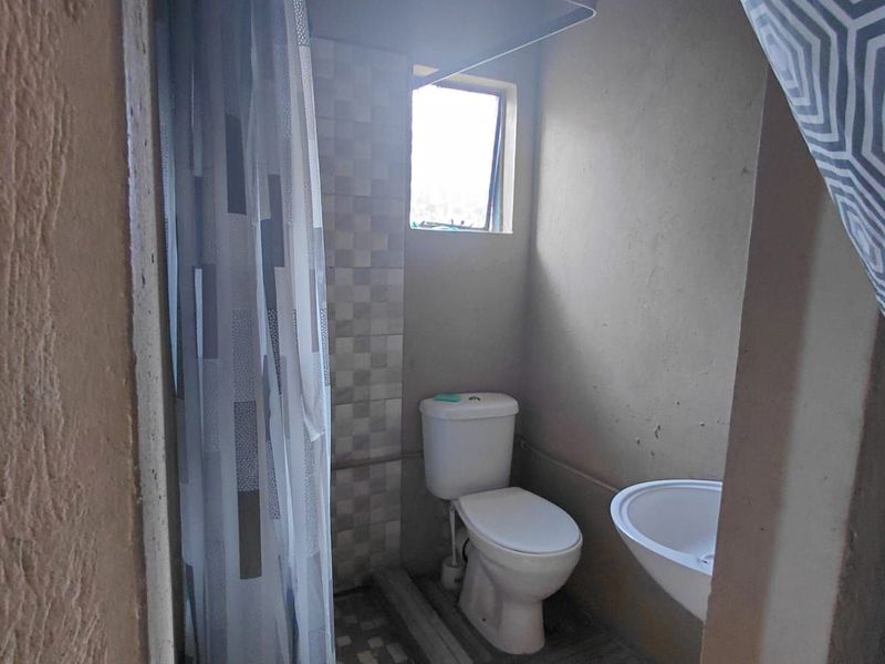 House For Sale in Seshego 9L - Photo 10