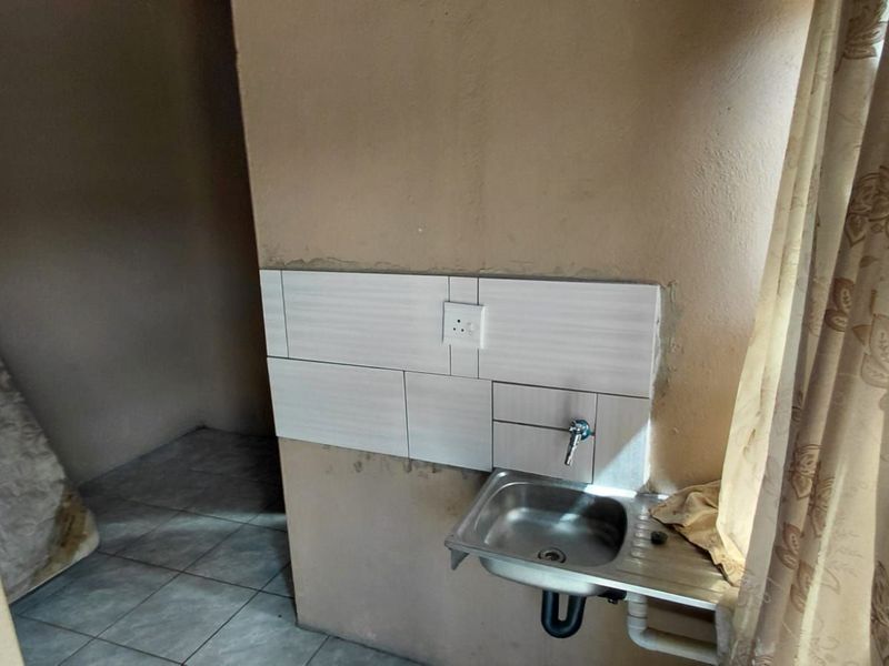 House For Sale in Seshego 9L - Photo 8