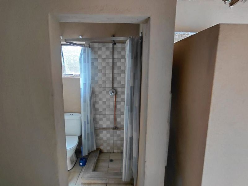 House For Sale in Seshego 9L - Photo 7