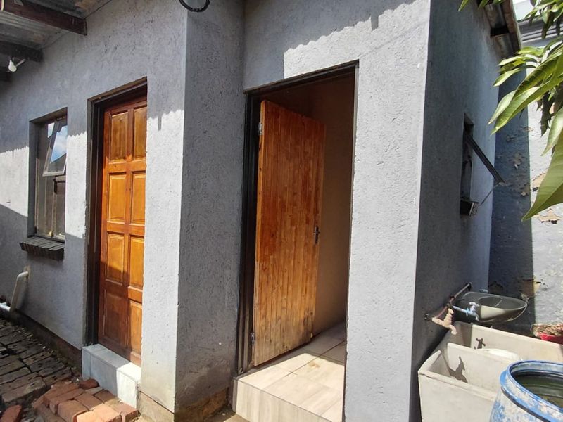 House For Sale in Seshego 9L - Photo 2