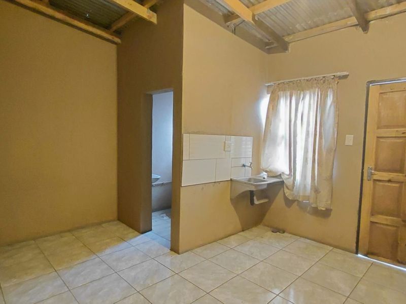 House For Sale in Seshego 9L - Photo 4