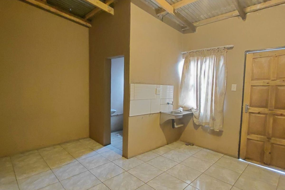 House For Sale in Seshego 9L - Photo 4