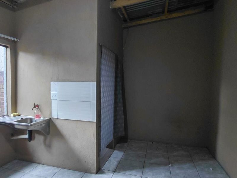 House For Sale in Seshego 9L - Photo 5