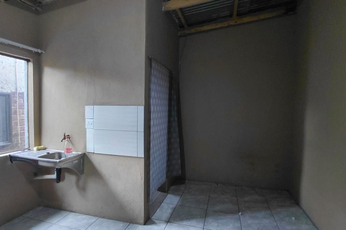 House For Sale in Seshego 9L - Photo 5