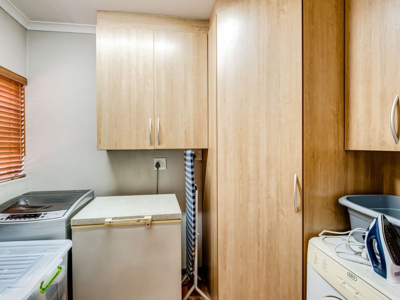 House For Sale in Brandwag - Photo 10