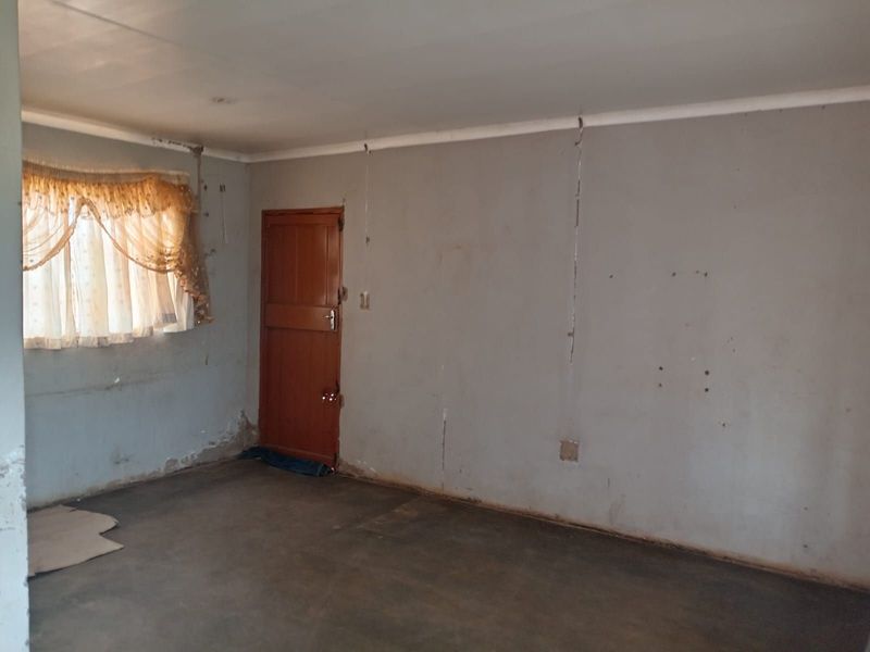 House For Sale in Geluksoord - Photo 5