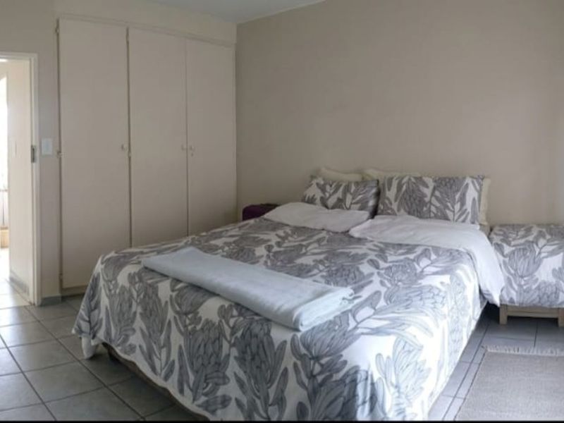 Townhouse To Rent in Weltevreden Park - Photo 6