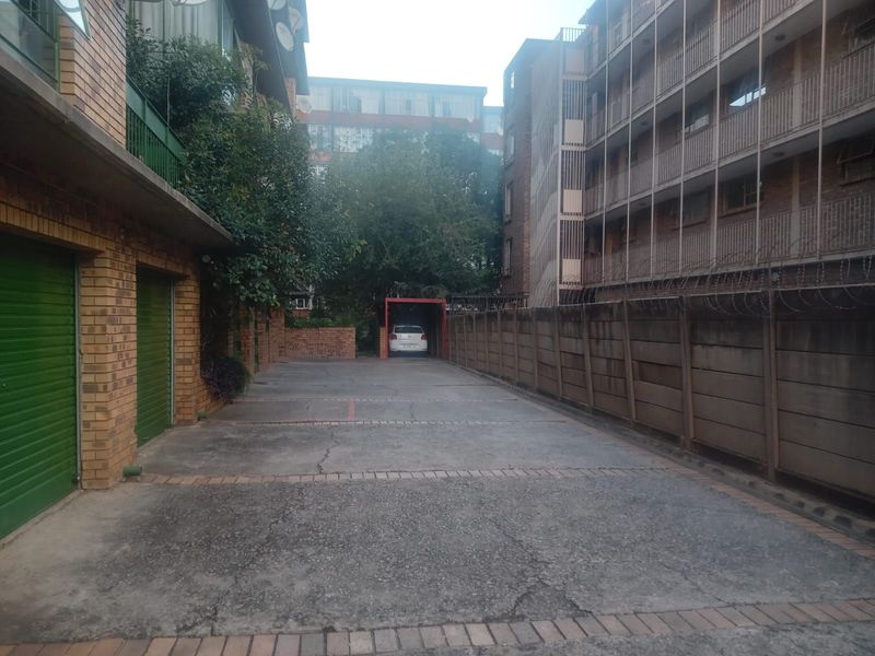 Apartment For Sale in Sunnyside - Photo 10