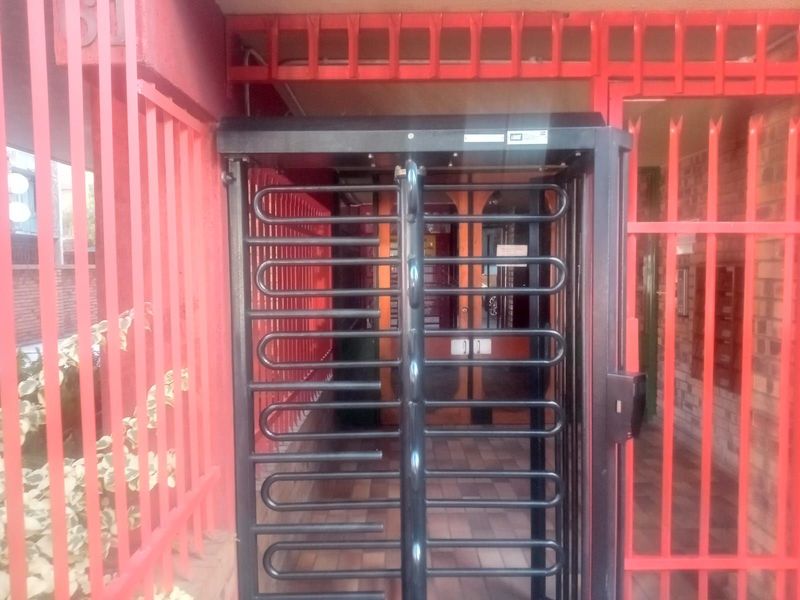 Apartment For Sale in Sunnyside - Photo 9