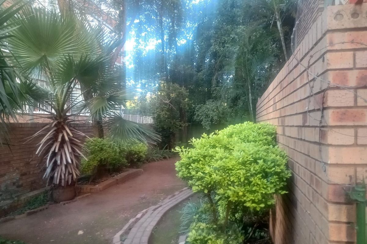 Apartment For Sale in Sunnyside - Photo 5