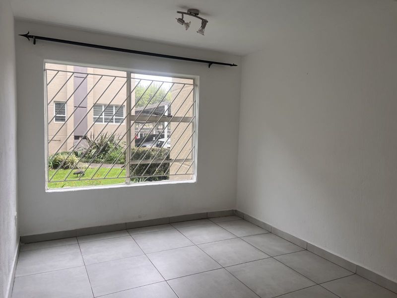 Apartment To Rent in Sandown - Photo 8