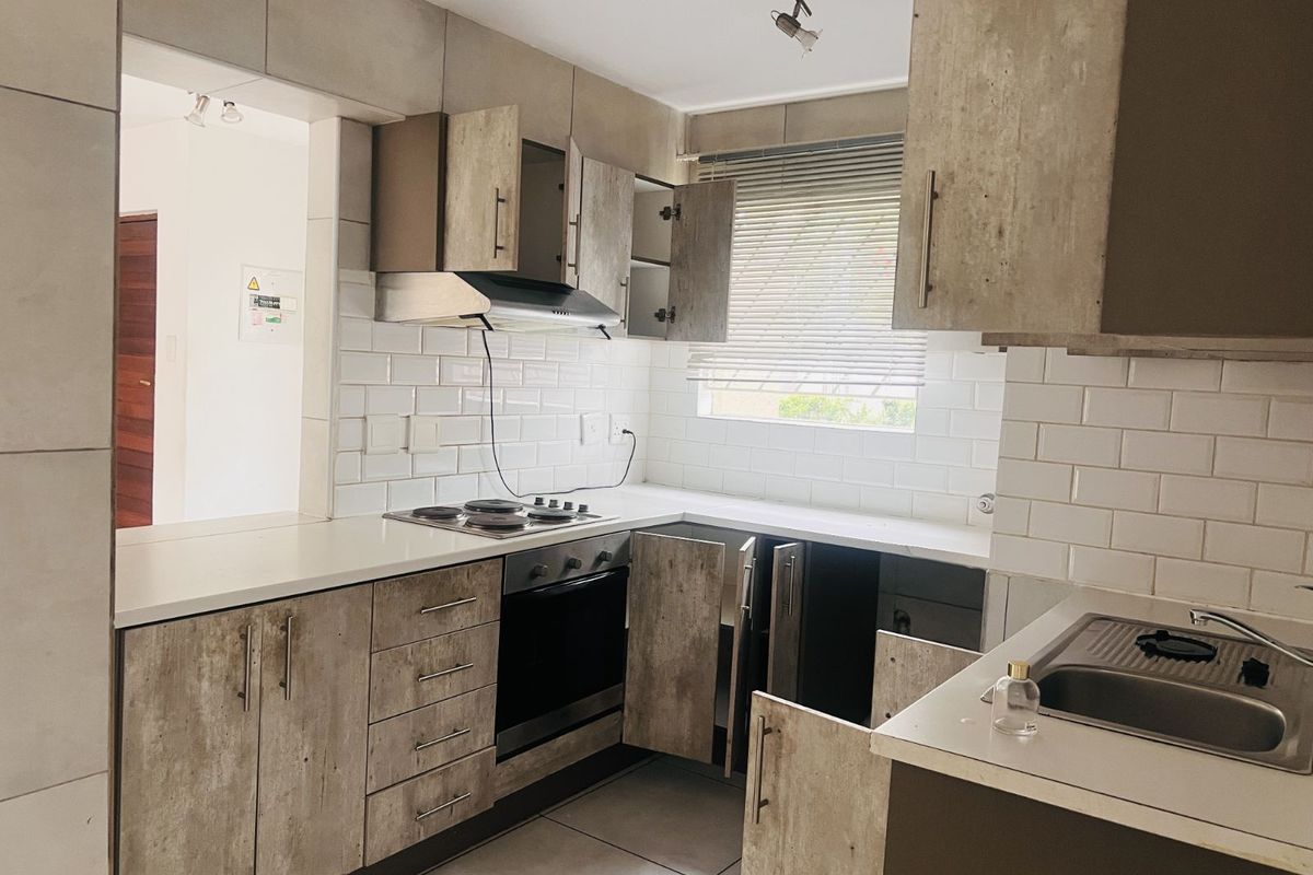 Apartment To Rent in Sandown - Photo 2