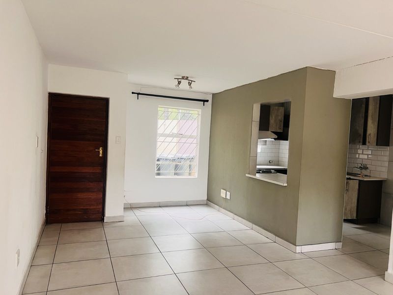 Apartment To Rent in Sandown - Photo 3