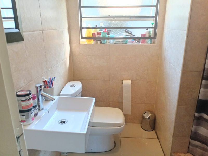 House For Sale in Northcliff - Photo 4