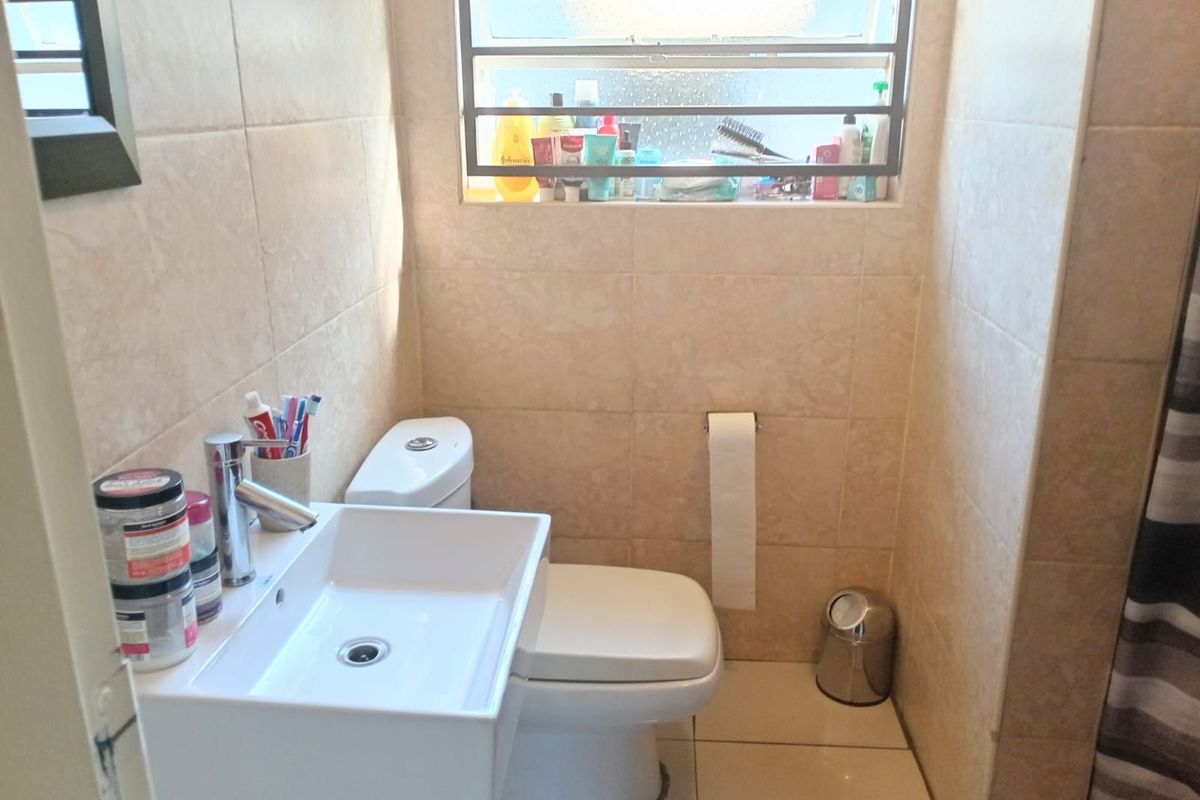 House For Sale in Northcliff - Photo 4