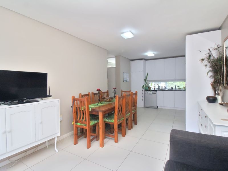 Townhouse For Sale in Somerset Lakes - Photo 9