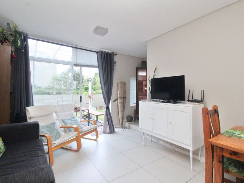 Townhouse For Sale in Somerset Lakes - Photo 7