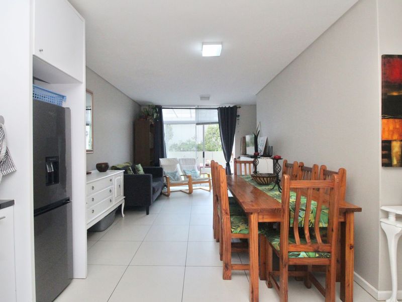 Townhouse For Sale in Somerset Lakes - Photo 6