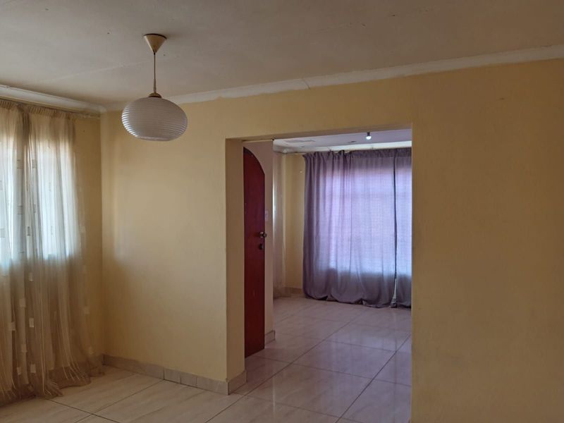 House For Sale in Soshanguve Ext - Photo 7