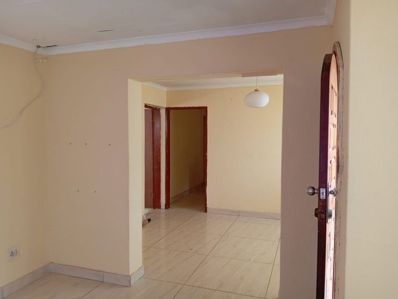 House For Sale in Soshanguve Ext - Photo 6
