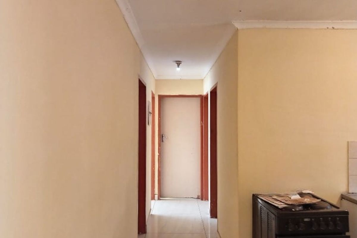 House For Sale in Soshanguve Ext - Photo 4