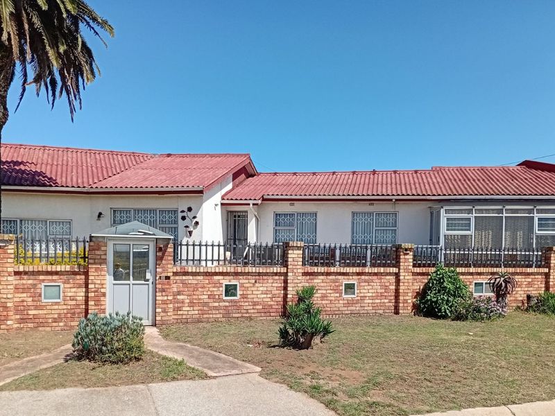 House For Sale in Malabar - Photo 3