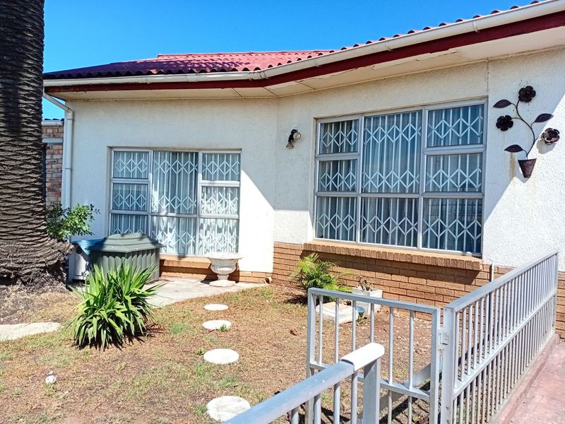 House For Sale in Malabar - Photo 8