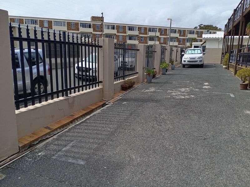 Apartment For Sale in Strand North - Photo 3