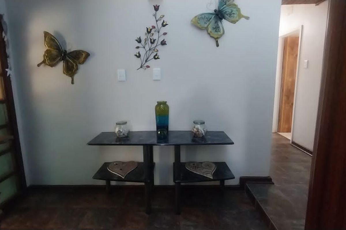 House For Sale in Hadison Park - Photo 2